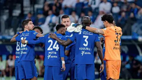 فريق الهلال السعودي في أول ظهور له أمام الرياض